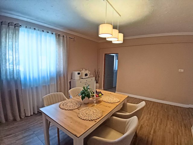 Eladó családi ház, Győrött 59.99 M Ft, 2 szobás