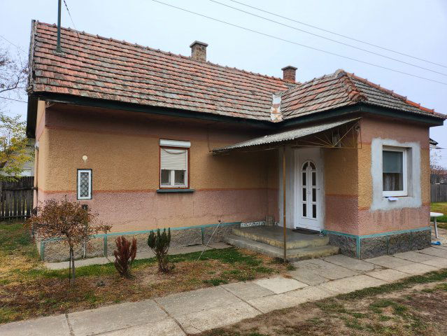 Eladó családi ház, Dabason 30 M Ft, 1 szobás