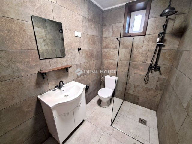 Eladó családi ház, Tiszajenőn 22.5 M Ft, 3 szobás