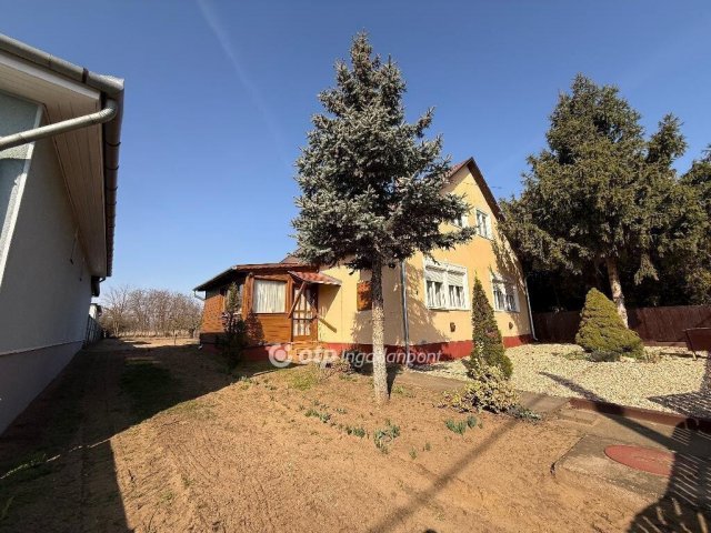 Eladó családi ház, Nyíregyházán 51.999 M Ft, 2 szobás