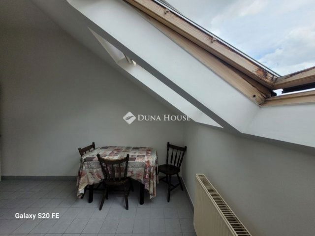 Eladó téglalakás, Vecsésen 74.9 M Ft, 4 szobás