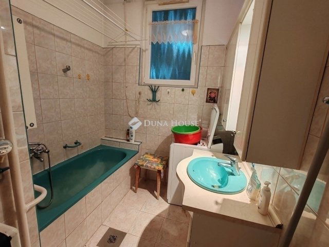 Eladó téglalakás, Budapesten, XXI. kerületben 53.8 M Ft