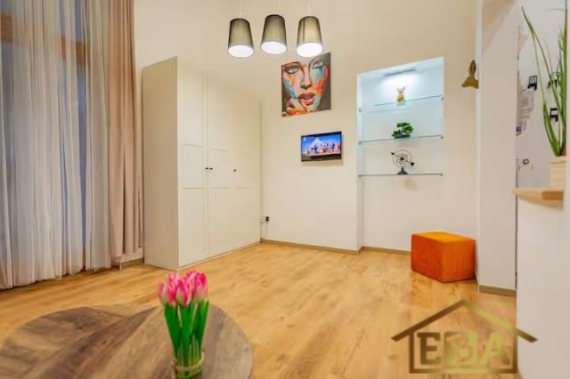 Kiadó téglalakás, albérlet, VI. kerületben, Nagymező utcában