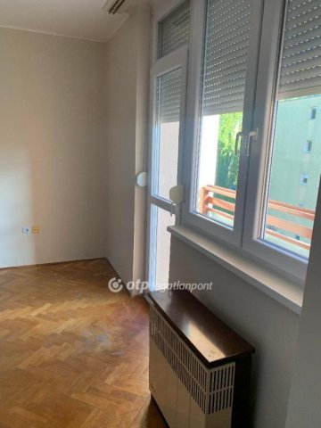 Eladó téglalakás, Egerben 42.9 M Ft, 2 szobás