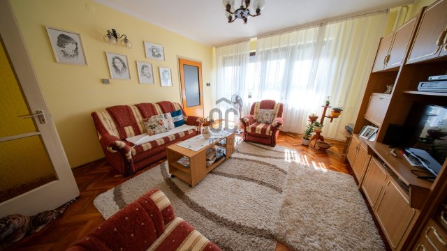 Eladó ikerház, Debrecenben 89.9 M Ft, 4 szobás