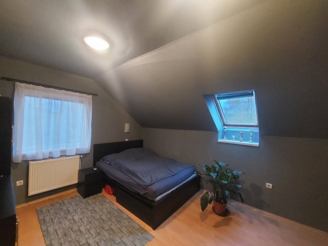 Eladó családi ház, Esztergomban 136 M Ft, 6 szobás