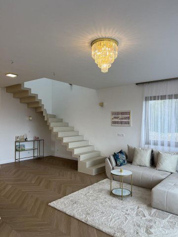 Eladó családi ház, Vácon 200 M Ft, 5+1 szobás