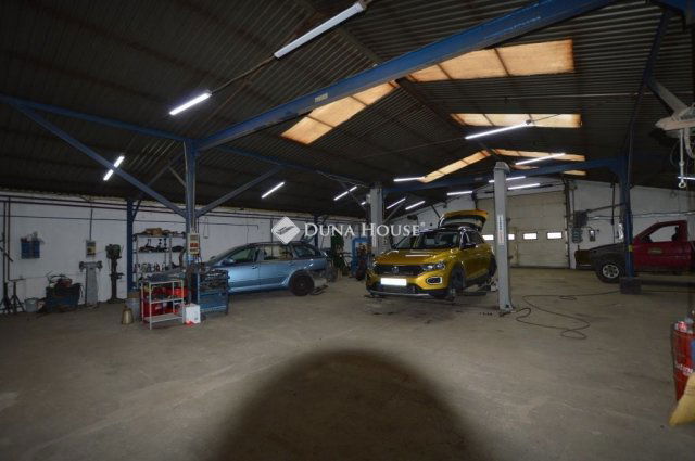 Eladó ipari ingatlan, Szentkirályszabadján 400 M Ft