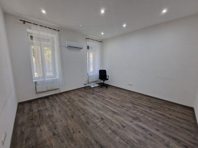 Eladó téglalakás, Budapesten, XV. kerületben 37.5 M Ft, 1 szobás