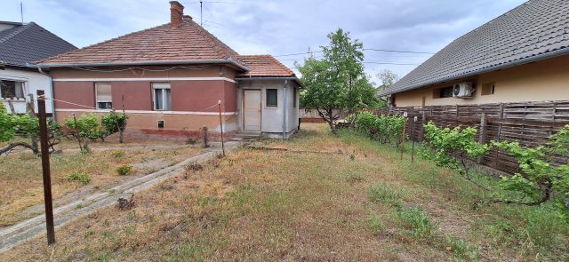 Eladó családi ház, Szigetszentmiklóson 69.5 M Ft, 3 szobás