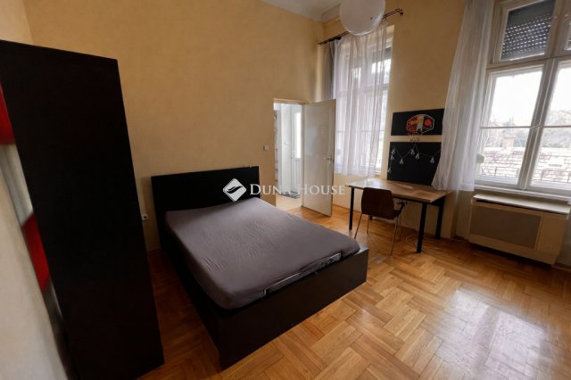 Eladó téglalakás, Budapesten, VII. kerületben 71.9 M Ft