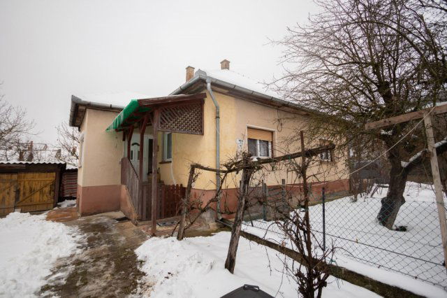 Eladó családi ház, Csőváron 40 M Ft, 3 szobás