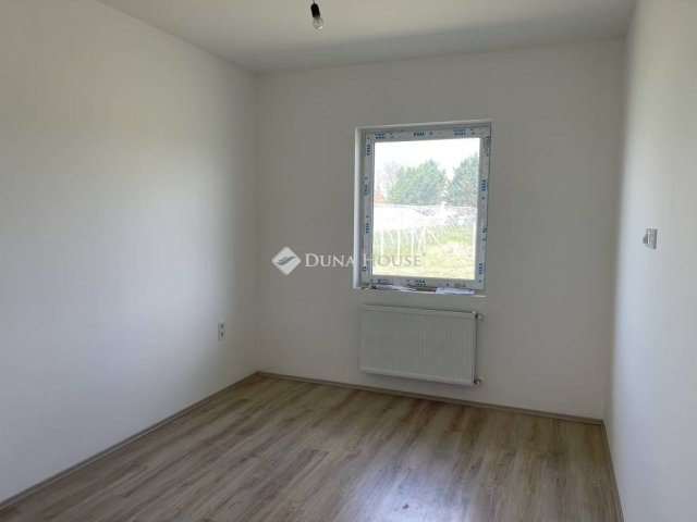 Eladó ikerház, Inárcson 89 M Ft, 4 szobás / költözzbe.hu