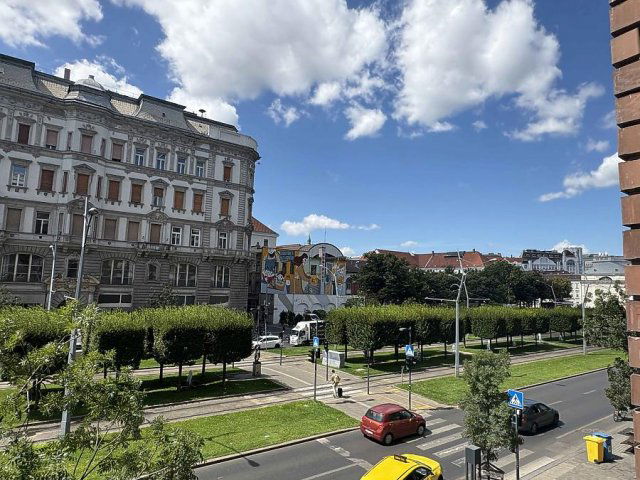 Eladó téglalakás, Budapesten, VII. kerületben, Károly körúton
