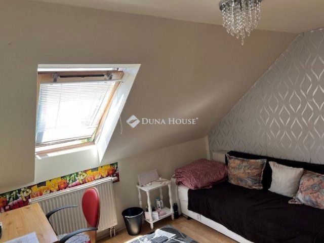 Eladó családi ház, Sásdon 59.999 M Ft, 6+1 szobás