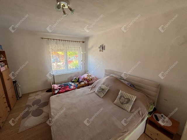 Eladó családi ház, Koroncón 55 M Ft, 3 szobás