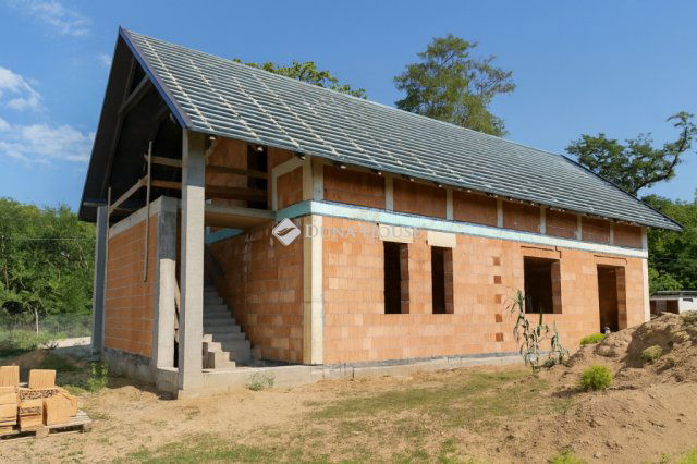 Eladó családi ház, Fóton 99 M Ft, 6 szobás