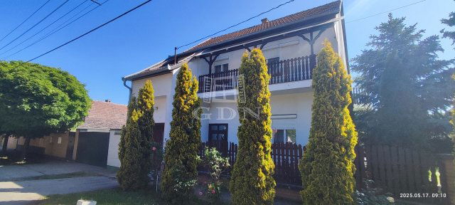 Eladó családi ház, Újszentivánon 85 M Ft, 4 szobás