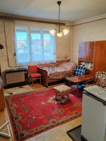 Eladó családi ház, Kunszentmártonban 15 M Ft, 2 szobás