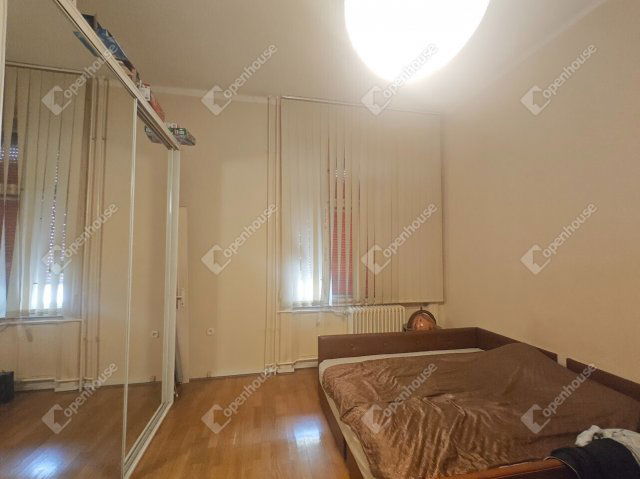 Eladó téglalakás, Győrött 63 M Ft, 2 szobás