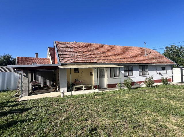 Eladó családi ház, Gyulán 24 M Ft, 2 szobás