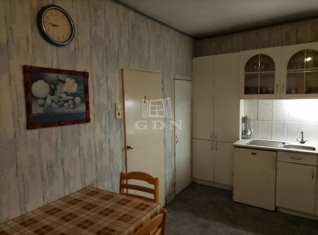 Eladó téglalakás, Budapesten, XXI. kerületben 37 M Ft, 1 szobás