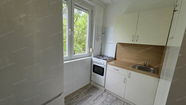 Kiadó panellakás, albérlet, Kecskeméten 120 E Ft / hó, 1 szobás