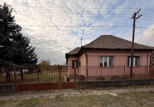 Eladó családi ház, Lőrinciben 35 M Ft, 2+2 szobás