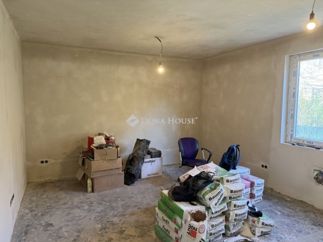 Eladó téglalakás, Budapesten, XIV. kerületben 101 M Ft, 1 szobás