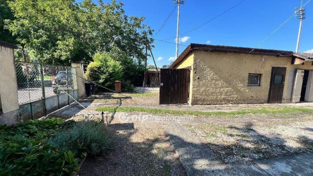 Eladó téglalakás, Pápán 42.9 M Ft, 2 szobás