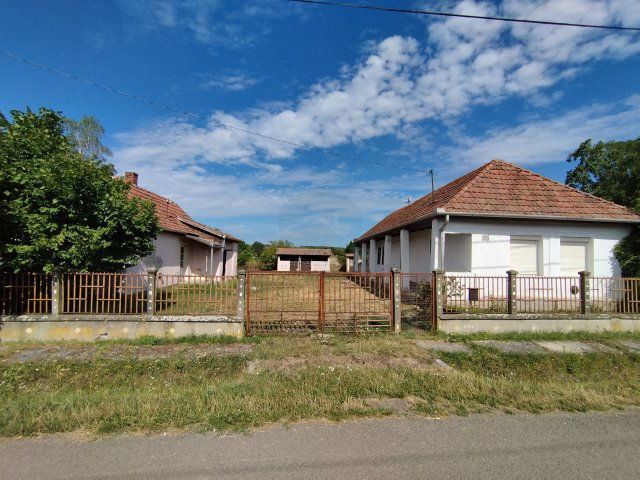 Eladó családi ház, Detken 12 M Ft, 2 szobás