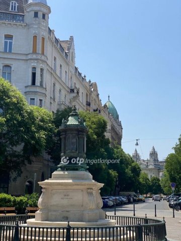 Eladó téglalakás, Budapesten, V. kerületben 99 M Ft, 2 szobás
