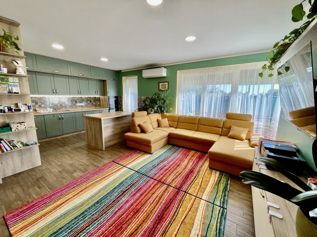 Eladó ikerház, Nyíregyházán 145 M Ft, 4 szobás