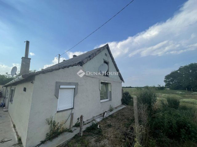 Eladó mezogazdasagi ingatlan, Helvécián 16.9 M Ft, 3 szobás
