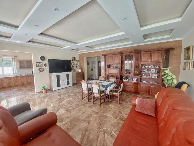 Eladó családi ház, Dunakeszin 250 M Ft, 4 szobás