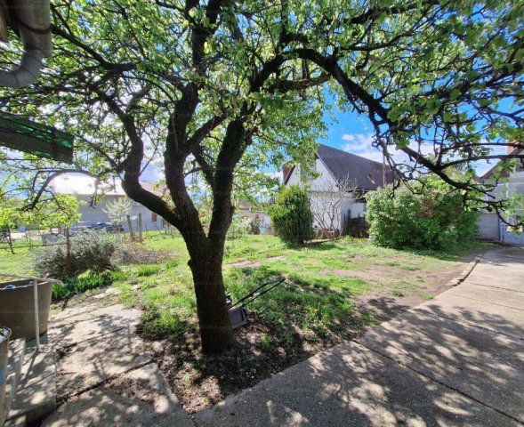 Eladó családi ház, Vonyarcvashegyen 51.5 M Ft, 2 szobás