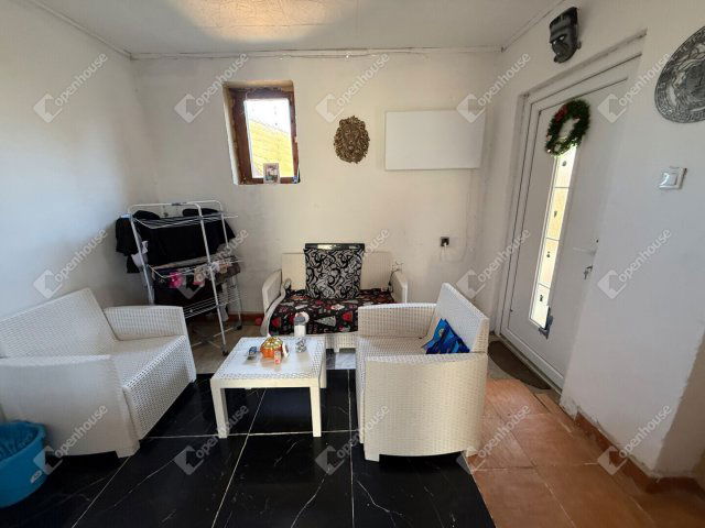 Eladó családi ház, Pákán 5.9 M Ft, 2 szobás
