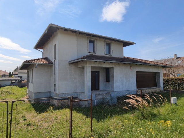 Eladó családi ház, Csömörön 280 M Ft, 5 szobás