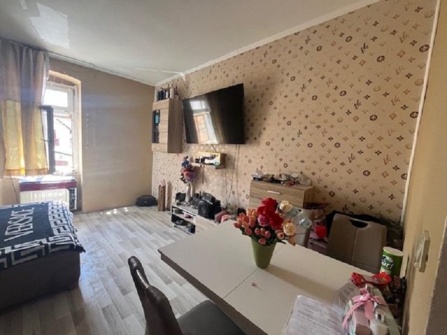 Eladó téglalakás, Pécsett 19.9 M Ft, 1 szobás