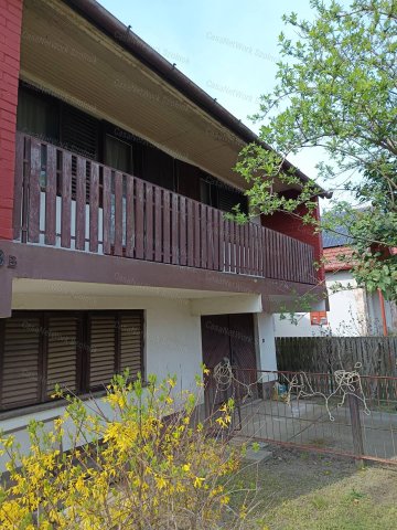 Eladó családi ház, Szolnokon 99.99 M Ft, 5 szobás