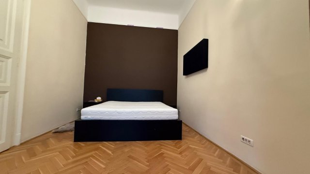 Eladó téglalakás, Budapesten, VI. kerületben 104.9 M Ft
