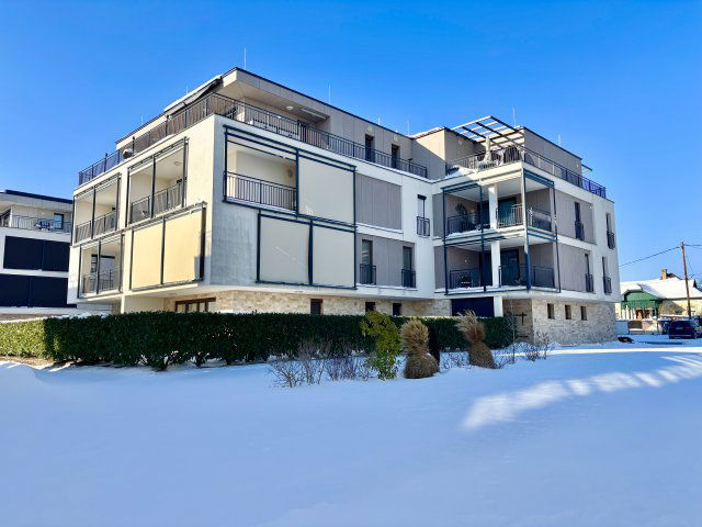 Eladó téglalakás, Csopakon 245 M Ft, 4 szobás