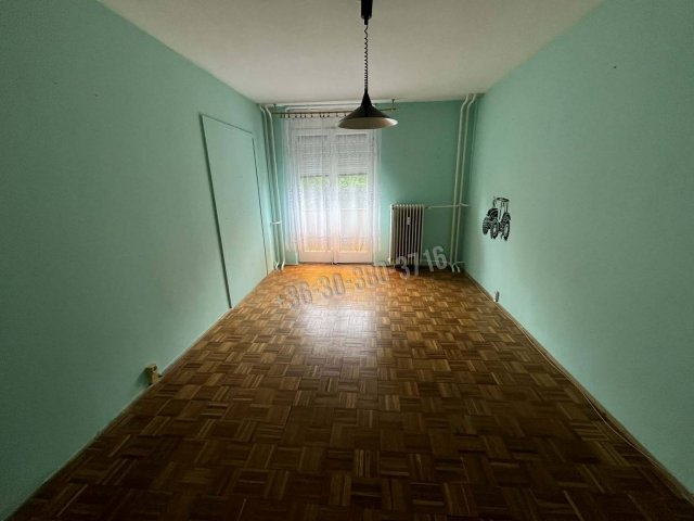 Eladó panellakás, Dunaújvárosban 25.9 M Ft, 1 szobás