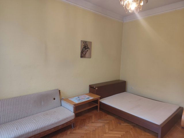 Kiadó téglalakás, albérlet, VI. kerületben, Vörösmarty utcában