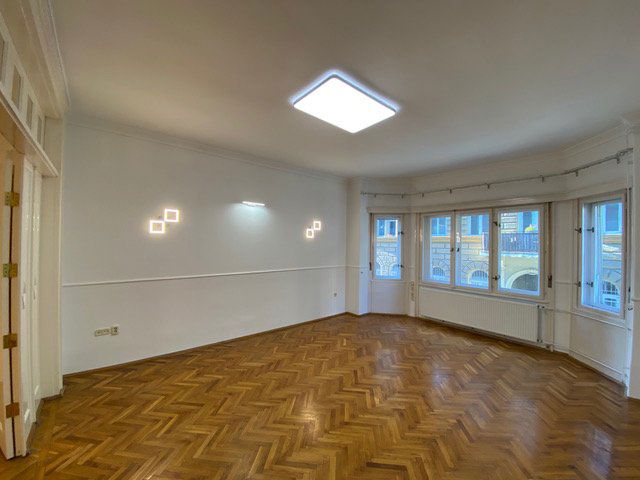 Eladó téglalakás, Budapesten, VI. kerületben 109 M Ft, 4 szobás