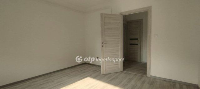 Eladó téglalakás, Szekszárdon 41 M Ft, 2 szobás