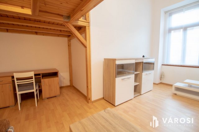 Kiadó téglalakás, albérlet, Budapesten, VI. kerületben