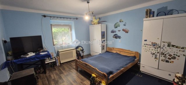 Eladó családi ház, Sárbogárdon 16.8 M Ft, 2 szobás