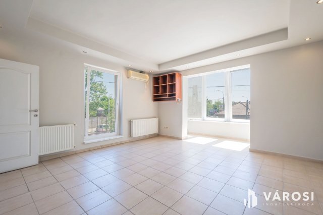 Eladó családi ház, Budapesten, XV. kerületben 59.9 M Ft
