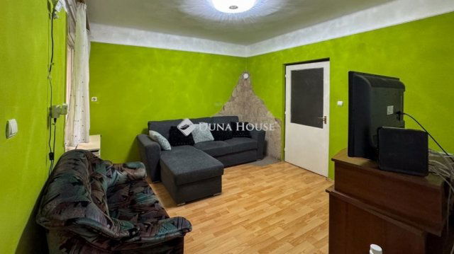 Eladó családi ház, Körömön 10 M Ft, 4 szobás